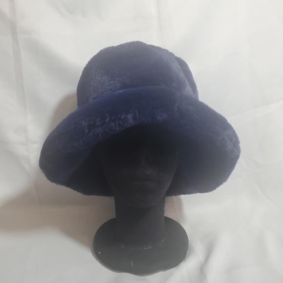 Womens Fleece Bucket Hat Winter Faux Fur Plush in Navy New - Picture 1 of 11